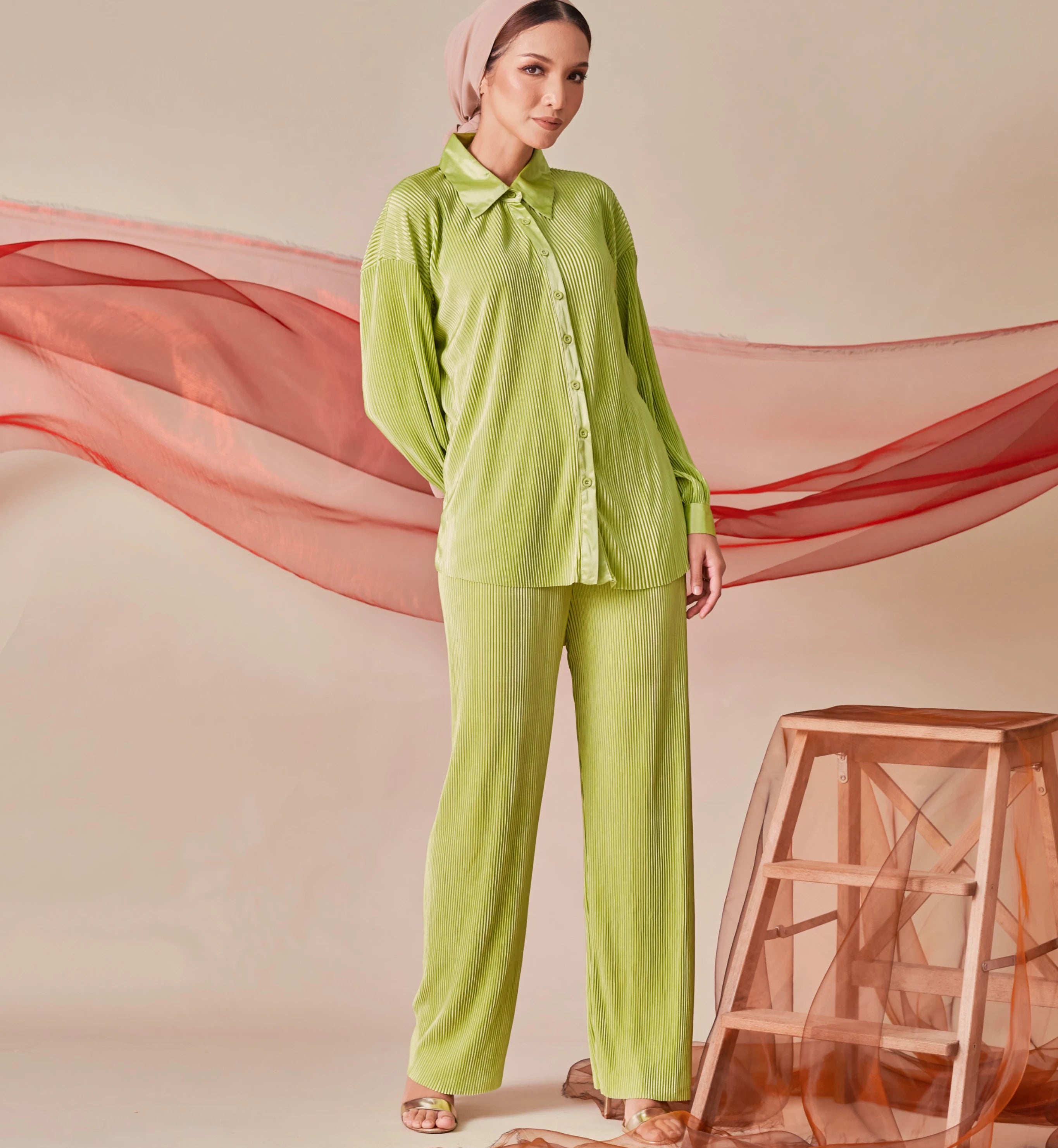 Malaysia Indonesia Clothing Set From China Manufacture