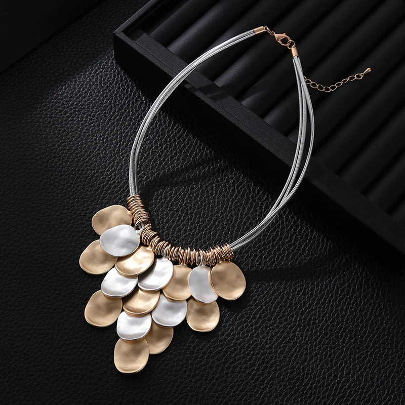 TongLing European Luxurious Short Necklace Party Jewelry Vintage Circular Charm Necklace for Daily Life