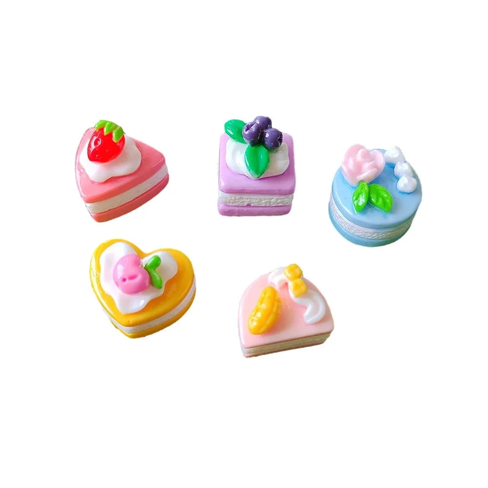 100pcs Sweet Doll House Miniature Resin Mini Fruit Cake 3D Miniature Cakes Doll Mini Food Bakery Bread DIY Kitchen Accessories