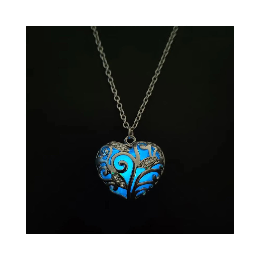 RisingMoon ODM Collar Flower Pattern Necklaces Pendant Charm Glow in the Dark Hollow Heart Luminous Necklace