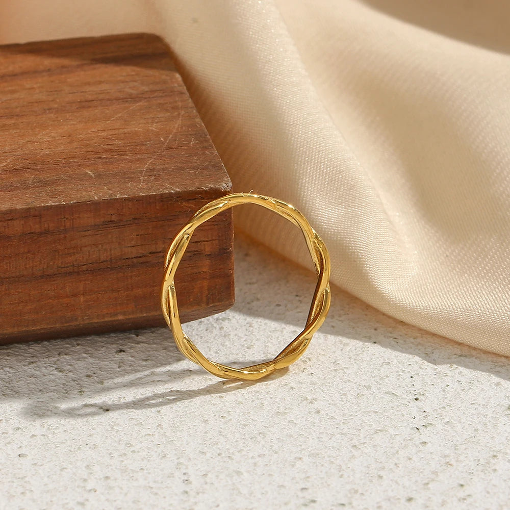 Minimalist Waterproof 18K Gold Plated Stainless Steel Twist Chain Ring Unisex Female Jewelry