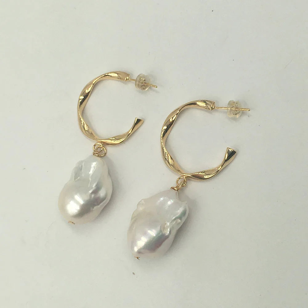 Big Nature Baroque 13-16  mm Freshwater Pearl earring with  Real 18K Gold Earring  100% Nature Freshwater Pearl .