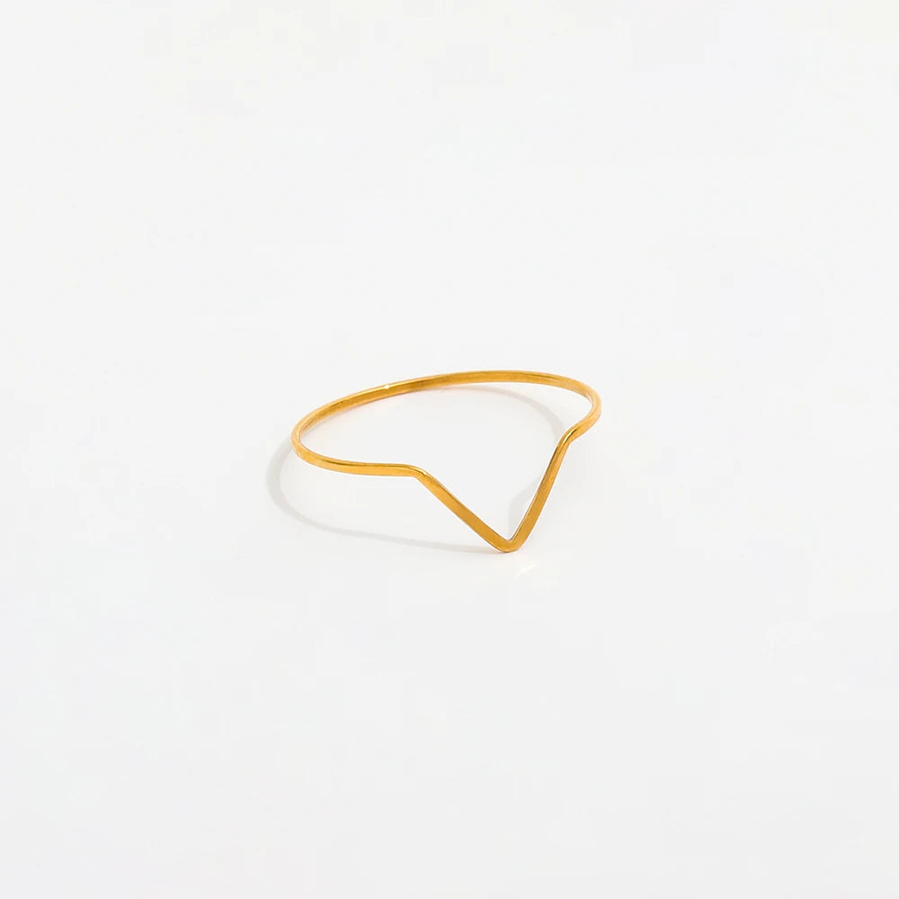 High End 18K Plain Gold Individuality Dainty Arrow Rings Stainless Steel Trendy Simple Gold Plated Jewelry