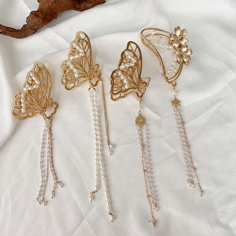 MIO Hair Accessories Alloy Strong Hold Hair Grab with Pendant Metal Chain Hair Claw Big Wiggle Claw Clips for Women Girls Ladies