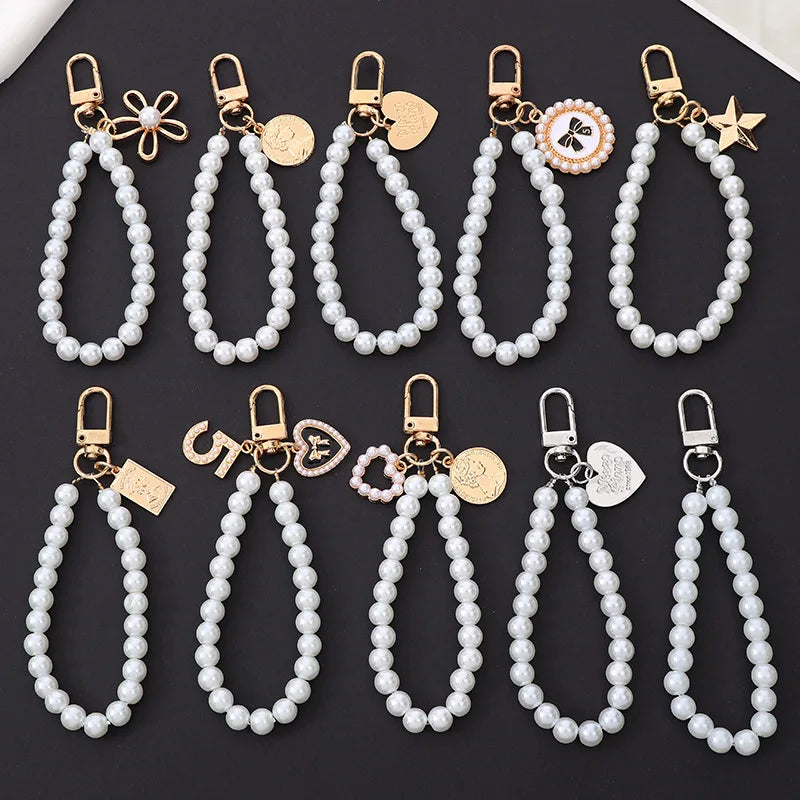 Fashionable Women's Pearl Keychain Bracelet Beaded Keyring Wristlet with House Car Keys Ring Pendant Metal Keychain