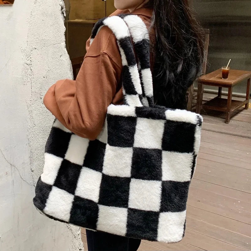Wholesale Winter Premium Checkerboard Soft Fur Plush Handbag Crossbody Schoolbag Ladies Tote Shoulder Bag
