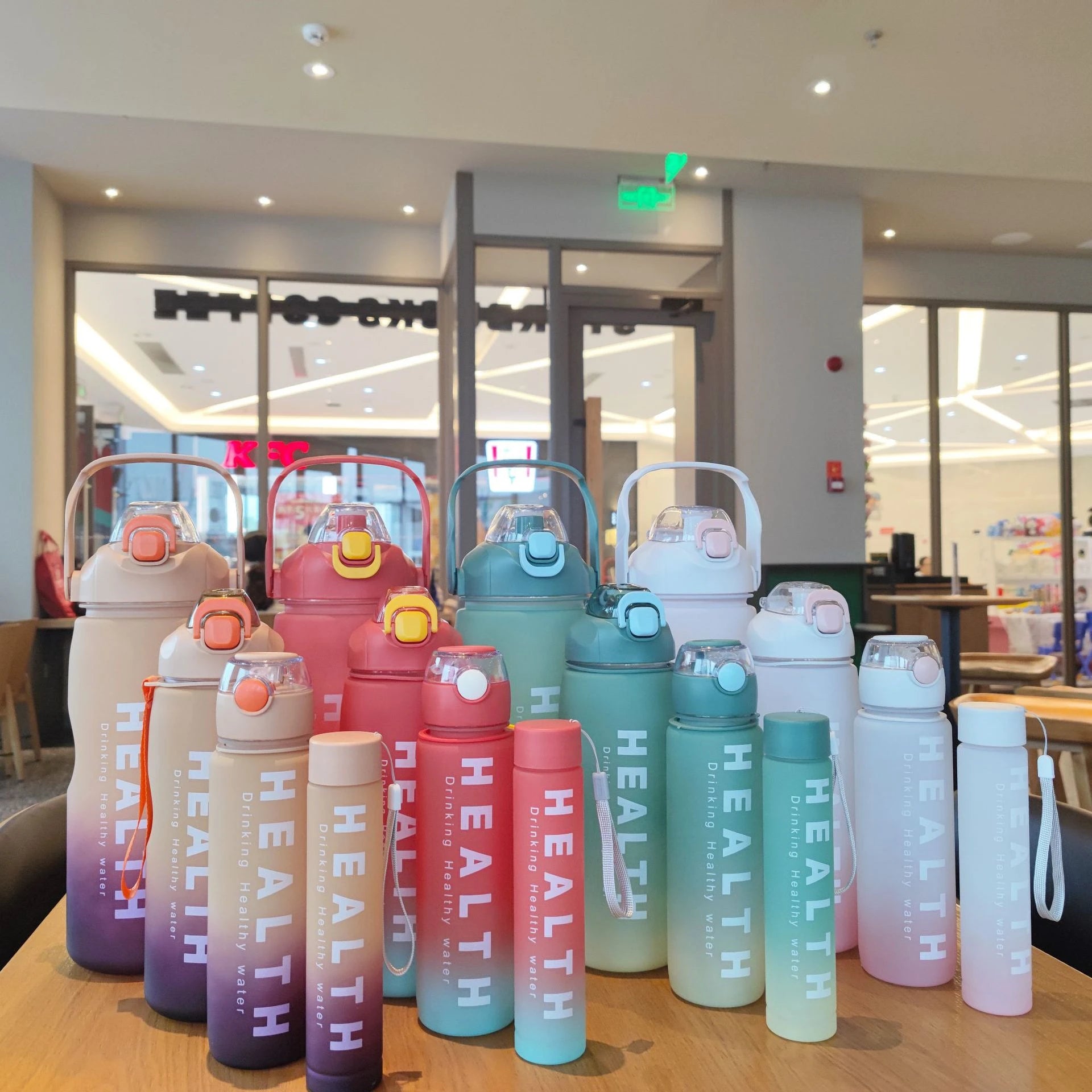 M1 Motivacional 4pcs/set Black Plastic Water Bottle Gym Water Bottle