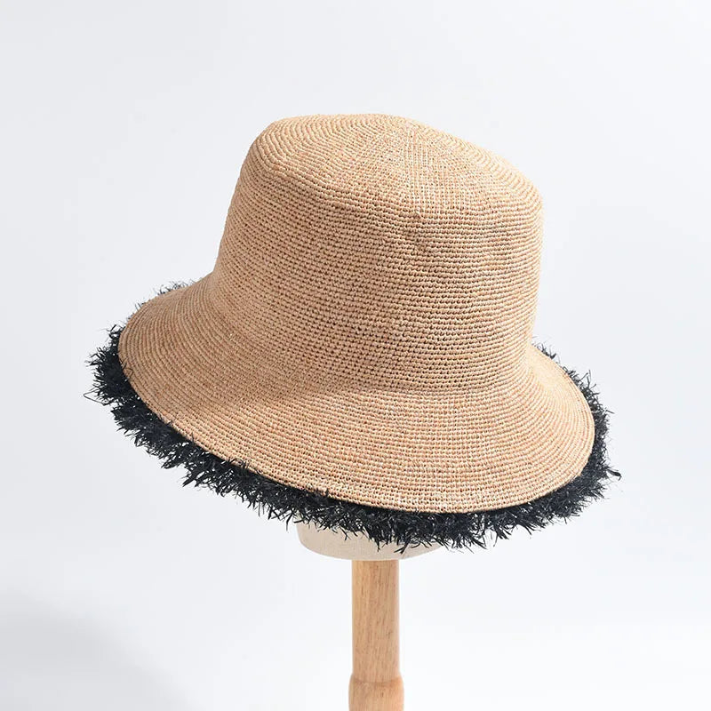 2025 Summer Trendy Fashion Raw Edge Fringed Brim Hand Crocheted Raffia Straw Bucket Hat Sun Hat for Women Outdoor Beach