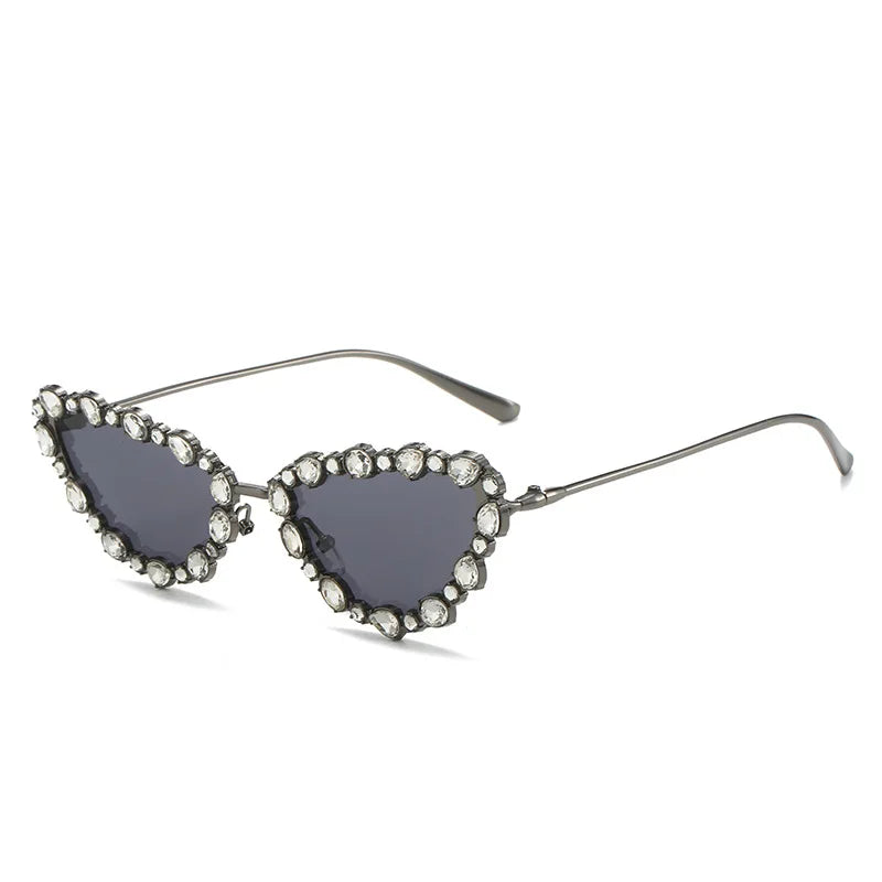 Wholesale Diamond Sunglasses Female Luxury Personality Cat Eye Sunglasses Women 2023