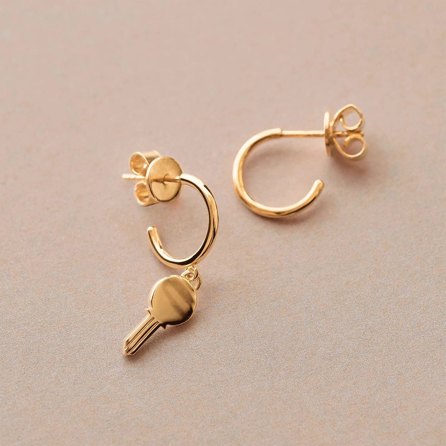 LOZRUNVE 925 Sterling Silver 18K Gold Plated Classic Minimalist Asymmetric Engraved Personalized Key Hoop Earring