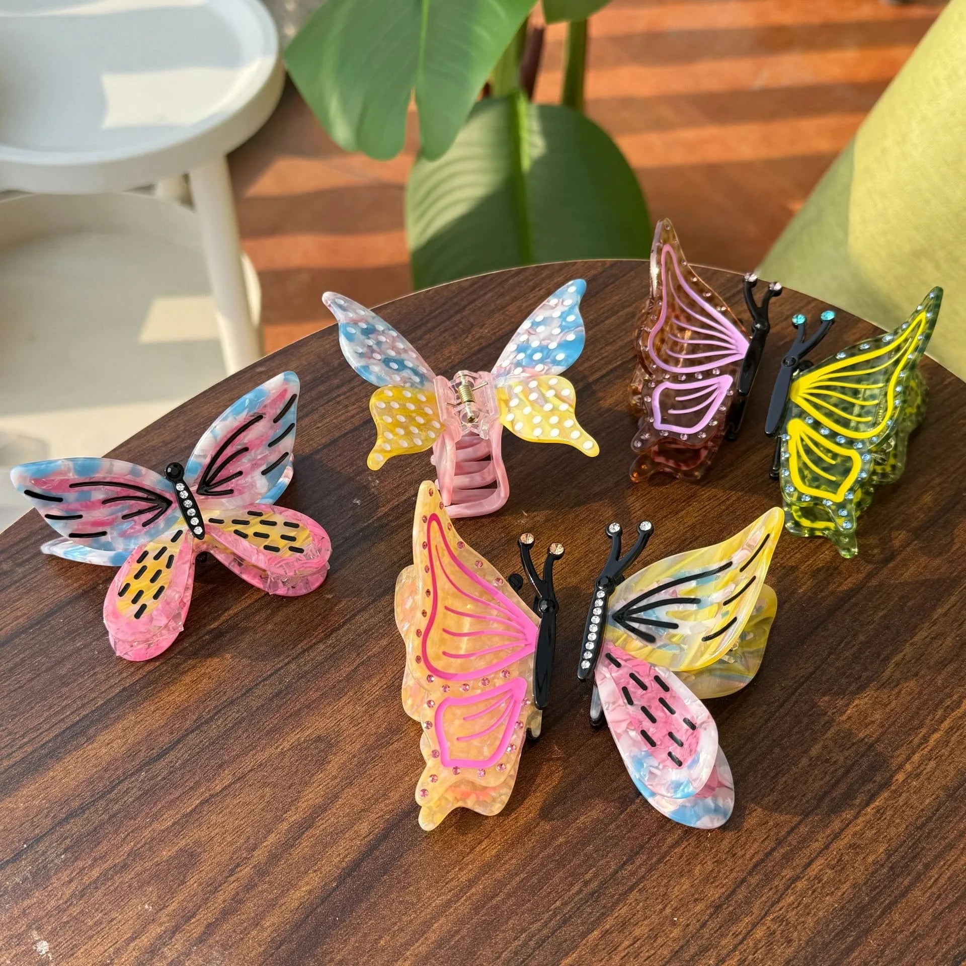 Wholesale New Luxury Korean Acetate Hair Claw Cartoon Butterfly Hair Claw Cute Fashion Large Rhinestone Butterfly Hair Claws