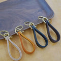 Hot Sale Luxury Genuine Feather Leather Key Chain for Men Lucky Car Retro Keychain Jewelry Accessories Vintage Feather Keychain