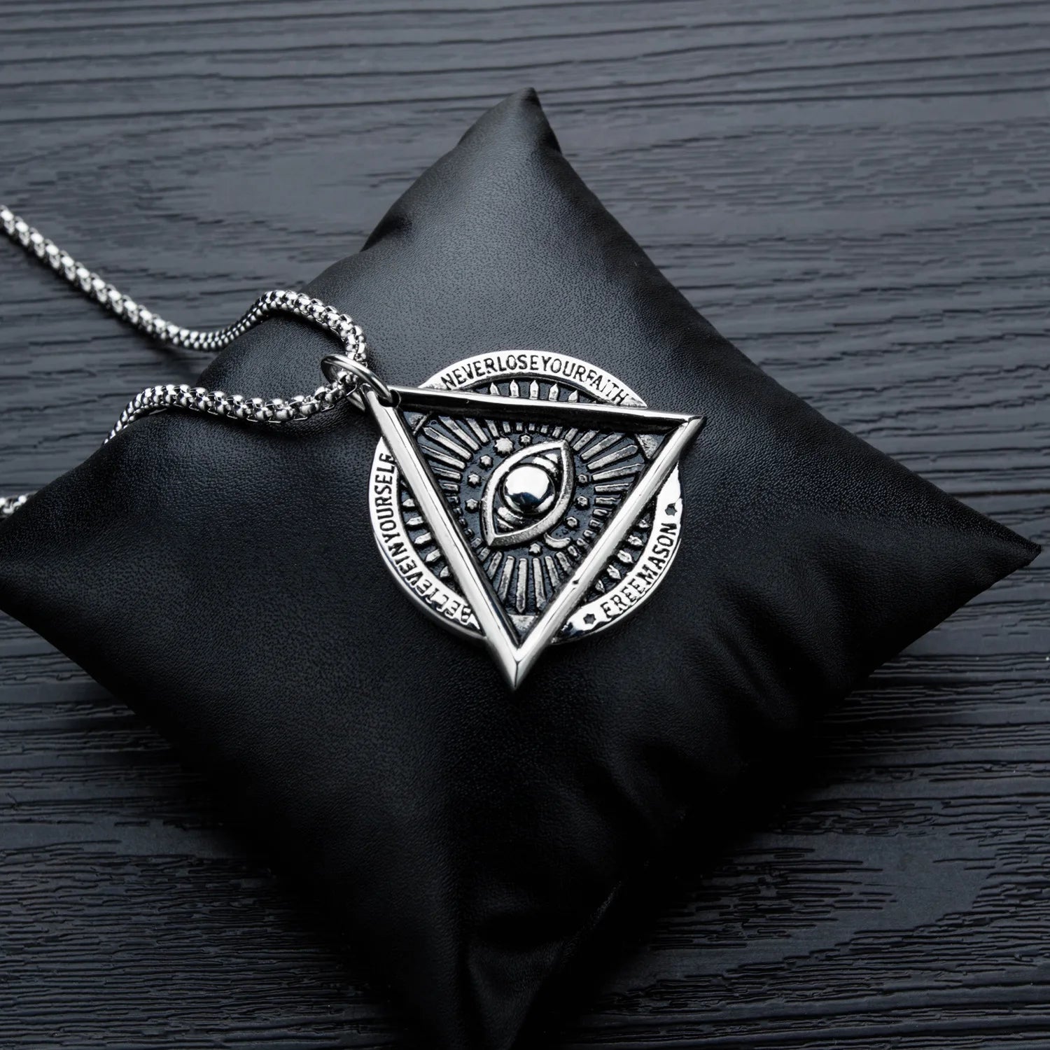 Moge Jewelry Colgante Retro Stainless Steel Devil's Eye Men's Necklace Fashion Punk Hip Hop Skull Pendant Necklace for Boys