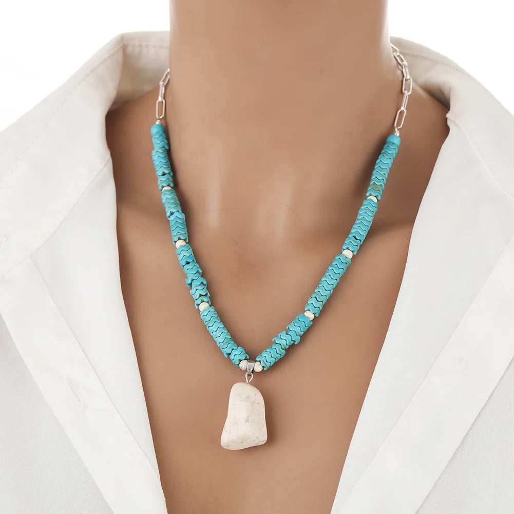 Vintage Natural Stone Turquoise Beads Pendant Necklace for Women Bohemian Style for Wedding Party Engagement Great Gift Idea