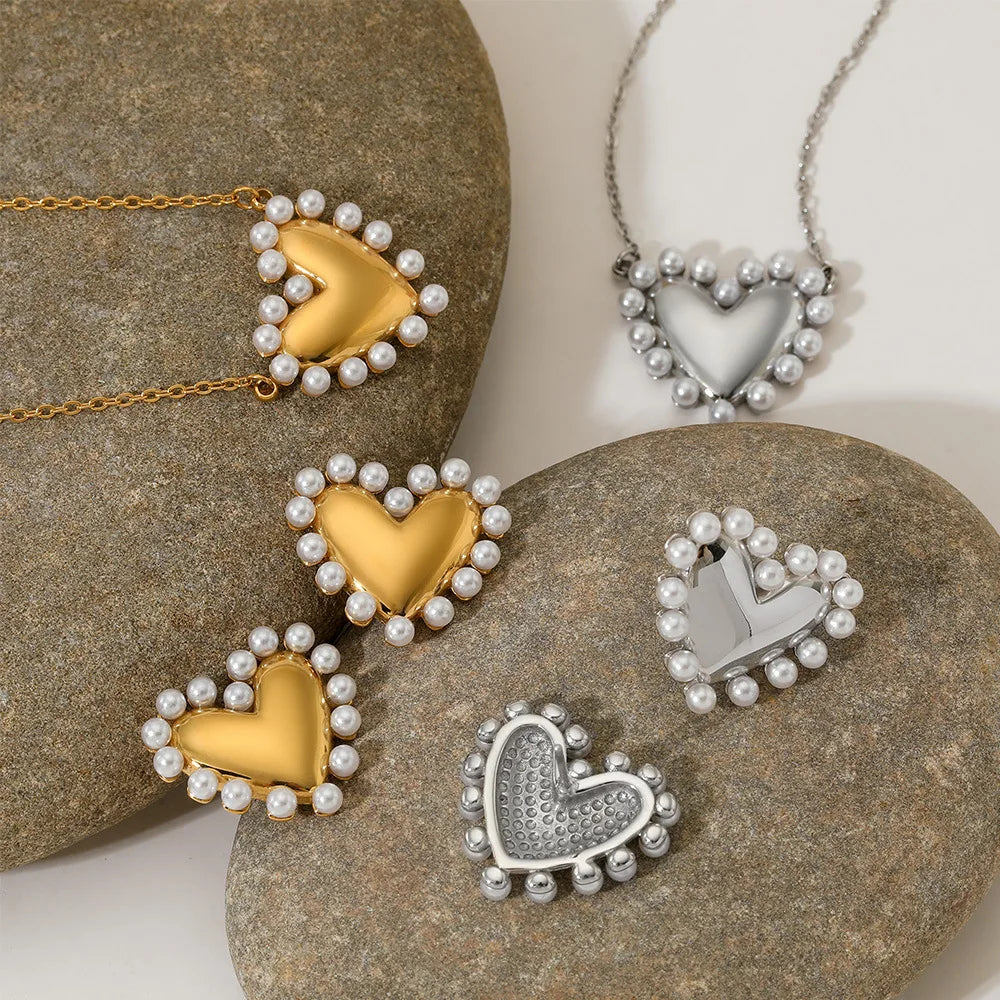 Premium Women's Fashion Jewelry Set New Stainless Steel Pearl Heart Earrings and Peach Lockbone Necklace New Feeling