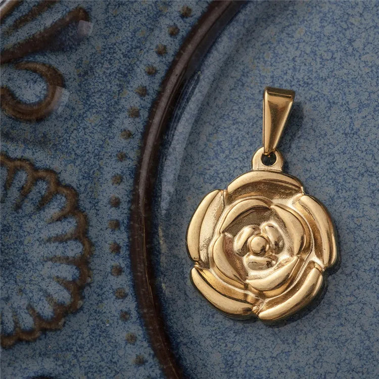 No Fade Jewelry Stainless Steel Flower Custom Charm Pendant for Women