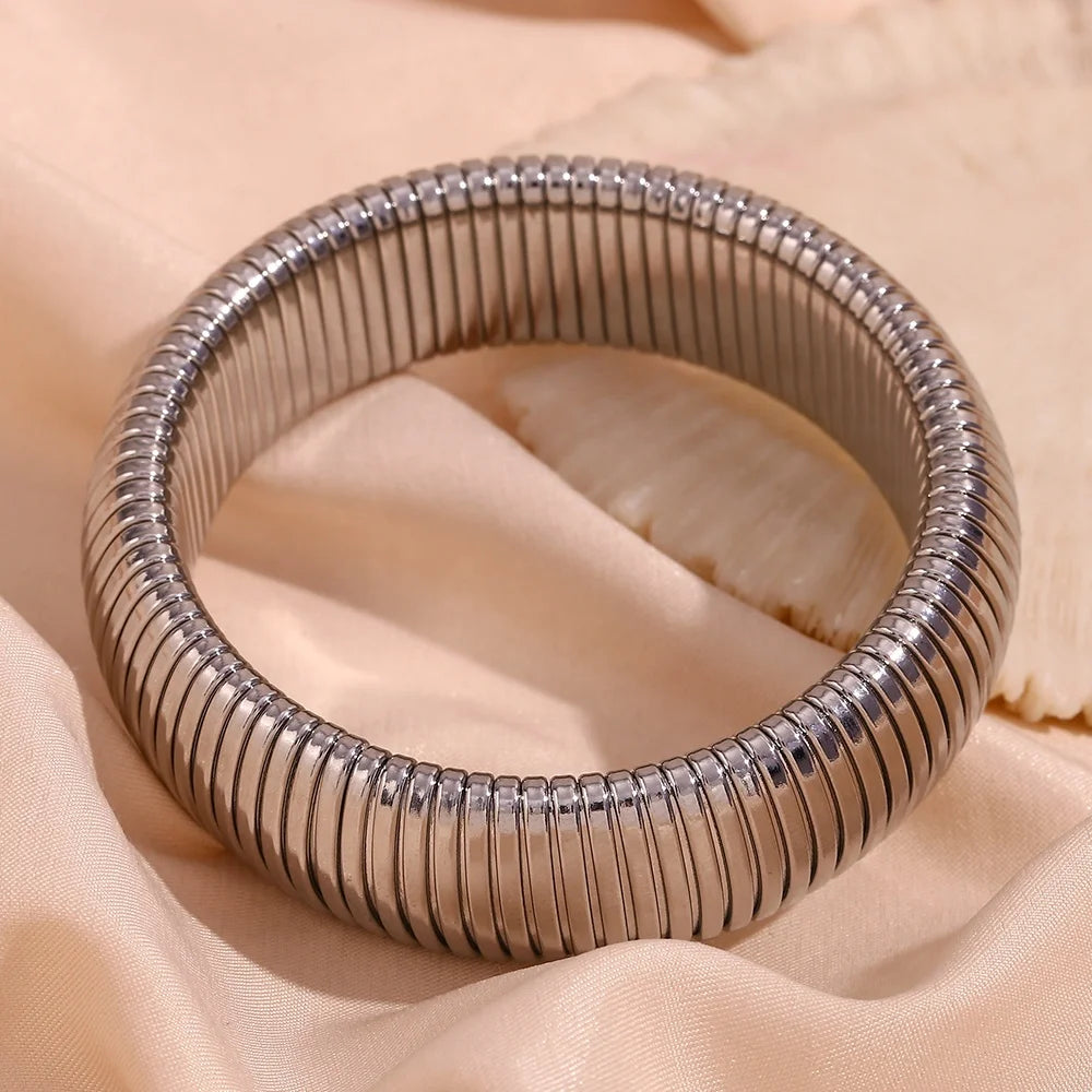 Guarantee Dreamshow Chunky Gold Bangle Wide Snake Chain PVD Gold Plated Stainless Steel Bangle Anti Tarnish Jewelry