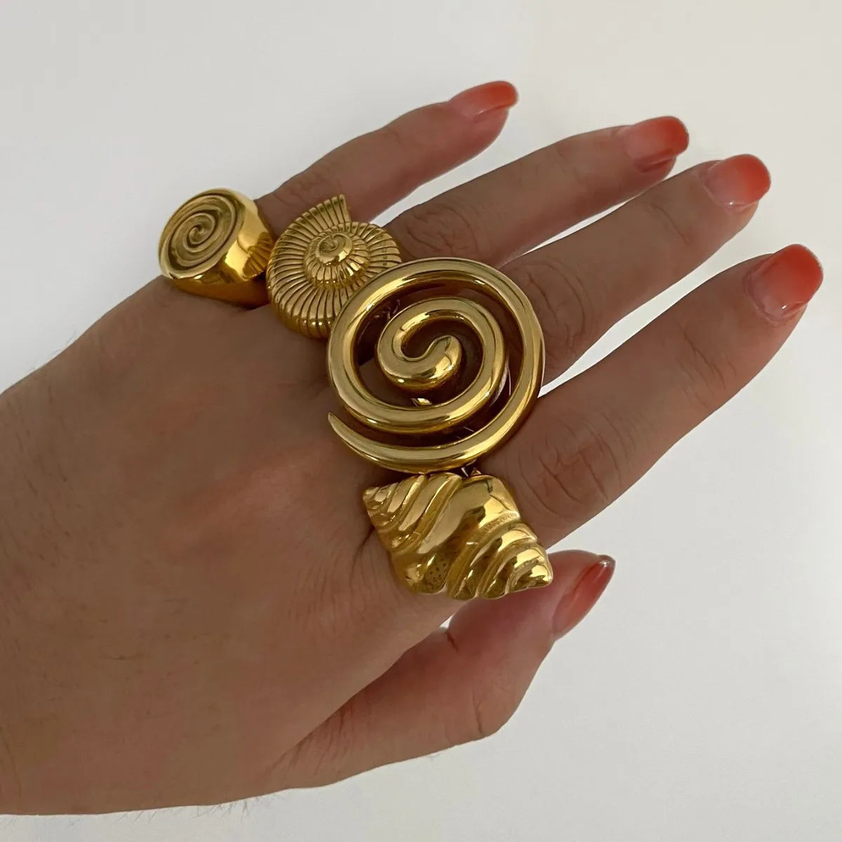 YF6300 New Stainless Steel Ocean Wind Waterproof Jewelry 18k Gold Plated Conch Spiral Hollow Opening Exaggerated Ring
