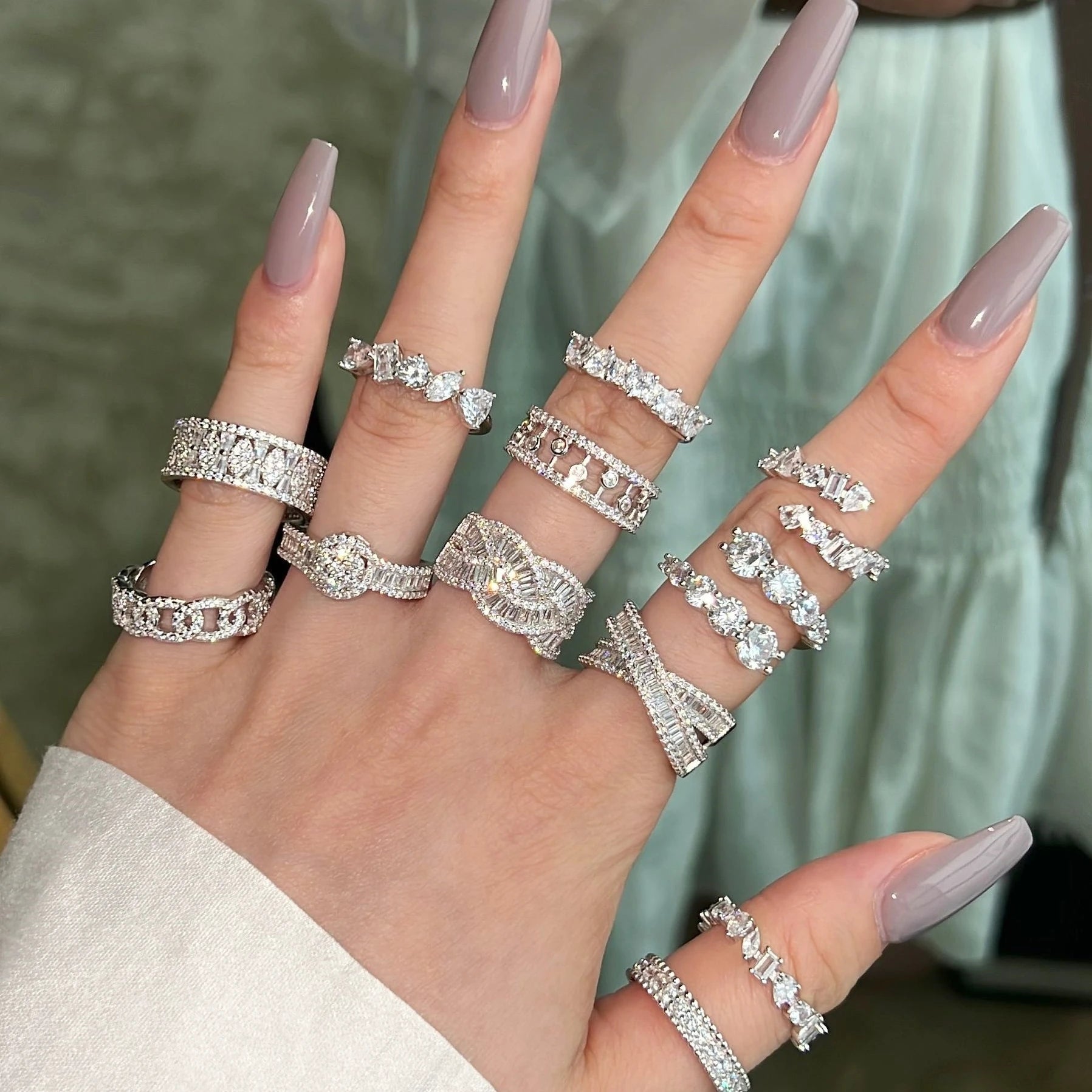 2024 New Fashion Jewelry Dainty Women S925 Sterling Silver Engagement Ring Platinum Plated 925 Silver Rings with Cubic Zirconia