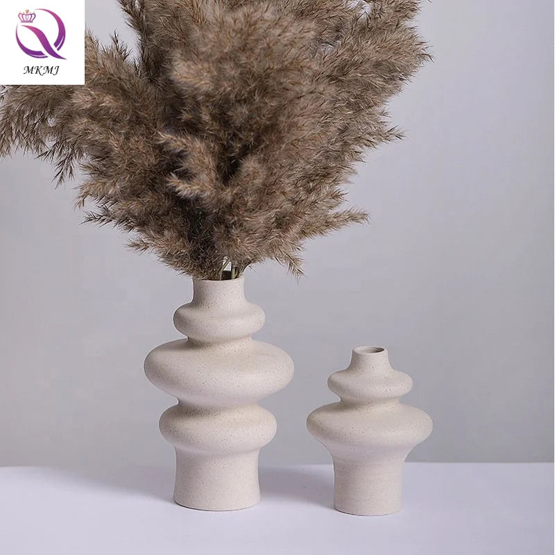 Wholesale Decorative Nordic White Creative Ceramic Vase for Flower Arrangements Tabletop Vase Home Decoration in Bulk