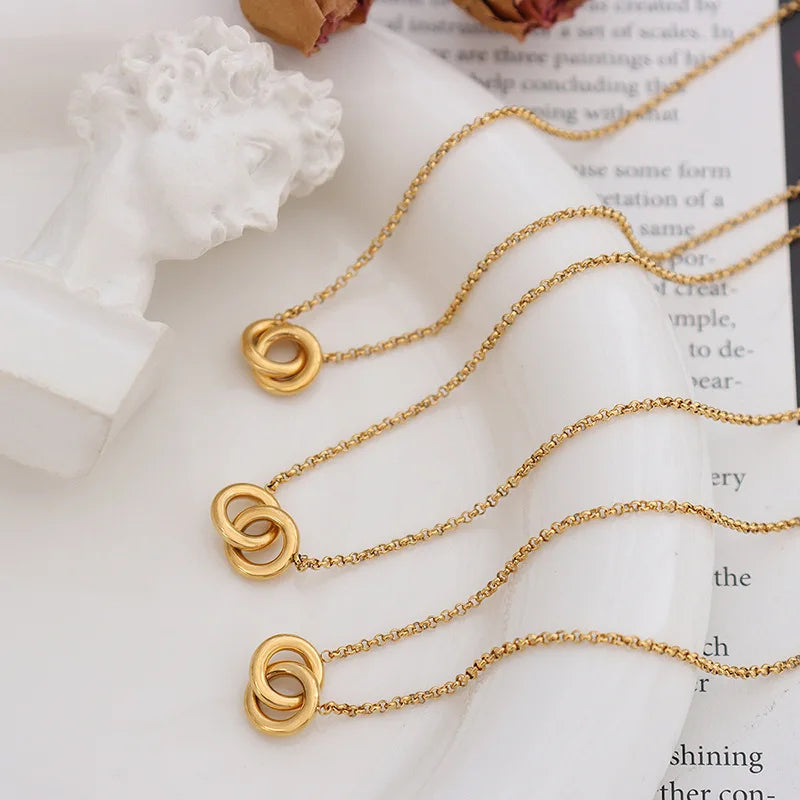Trendy Waterproof 18K Gold Plated Stainless Steel Hot Sale Non Tarnish Necklace Interlocking Charm Pendant Necklaces YF4140