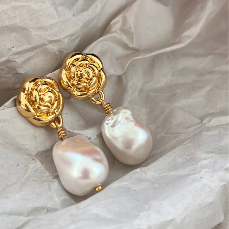 New Popular Fashion Jewelry 18k Gold Plated Baroque Dancer Imitation Pearl Jewelry Flower Unique Design Drop Earrings for Women