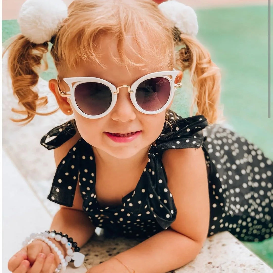 Wholesale Cheap Plastic Cat Eye Small Frame Boys and Girls Sunglasses Custom Uv400 Unique Cateye Party Kids Sunglasses