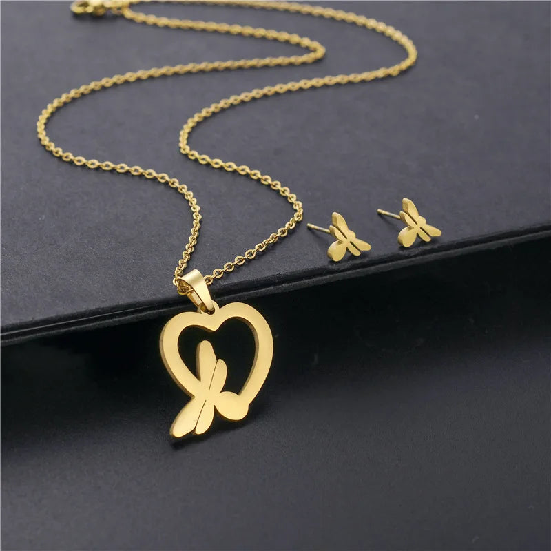 New Hot Selling Heart-shaped Dragonfly Stainless Steel Necklace Set Women's love Insect Pendant Decoration Wholesale