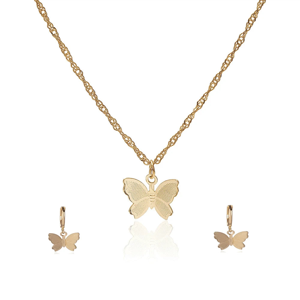 Fashion Jewelry Butterfly Choker Necklace Gold Silver Layered Chain Retro Pendant Necklaces for Women and Girls
