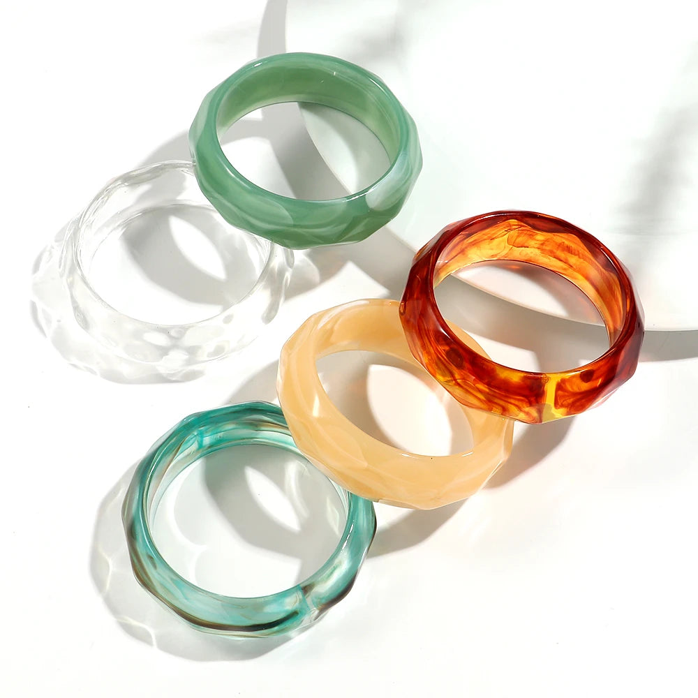 New Arrivals Holiday Jewelry Diamond Shaped Dyed Wide Bangles Simple Personalized Acrylic Bracelet for Women
