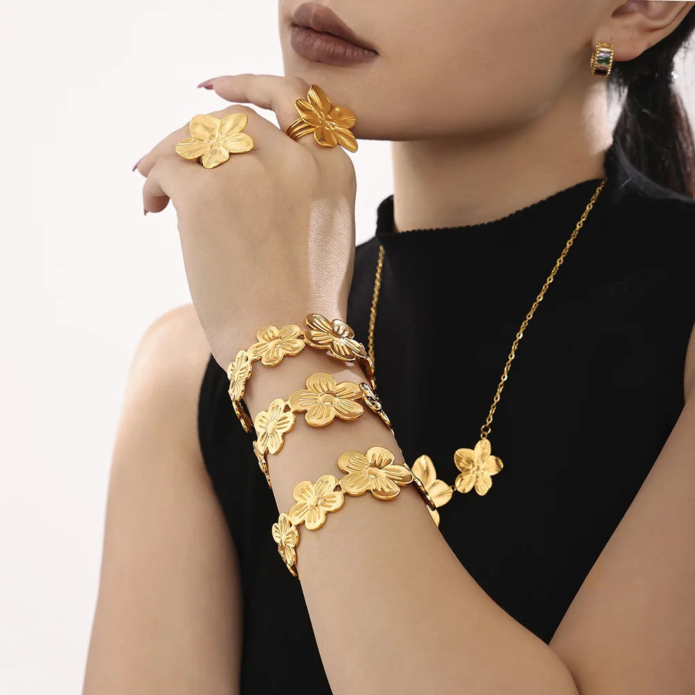 European American High-End Stainless Steel Pleated Flower Pendant Necklace Bangle Ring Jewelry Set Trendy Exquisite Wholesale
