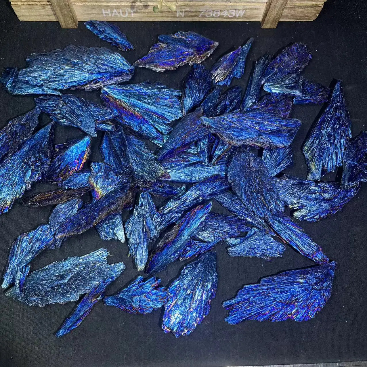 Wholesale Crystal Kyanite Rough Stone  Original Blue Feather Tourmaline Raw Stone for Decoration