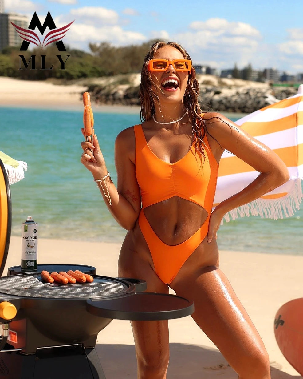 2025 High Quality One Piece Bikini New Solid Color Cutout Swimsuit Monokini Swimwear OEM Service