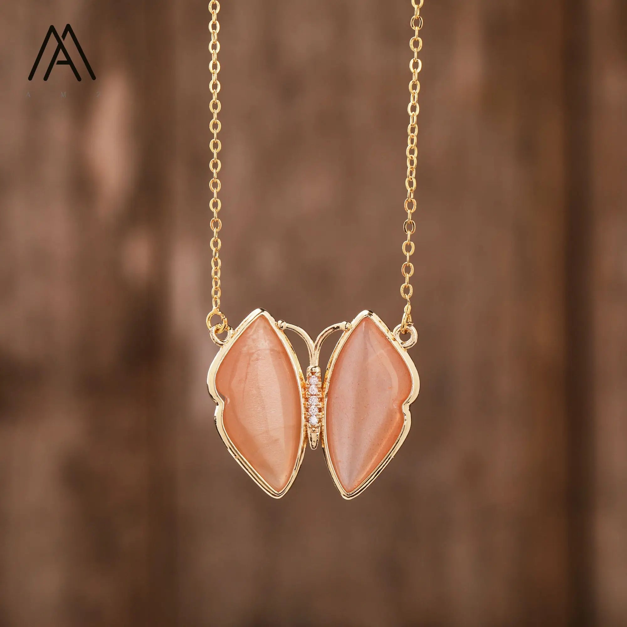 Elegant Gold-Plated Crystal Butterfly Necklace Exquisite Women's Jewelry for Parties Weddings Featuring Moonstone Labradorite