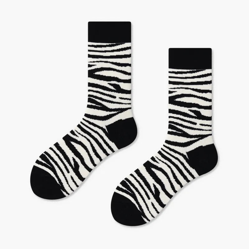 XIANGHUI 2020 Wholesale Custom Women Fashion Tube Funny Jacquard Cute Cartoon Cotton Zebra Strip Crew Colorful Socks