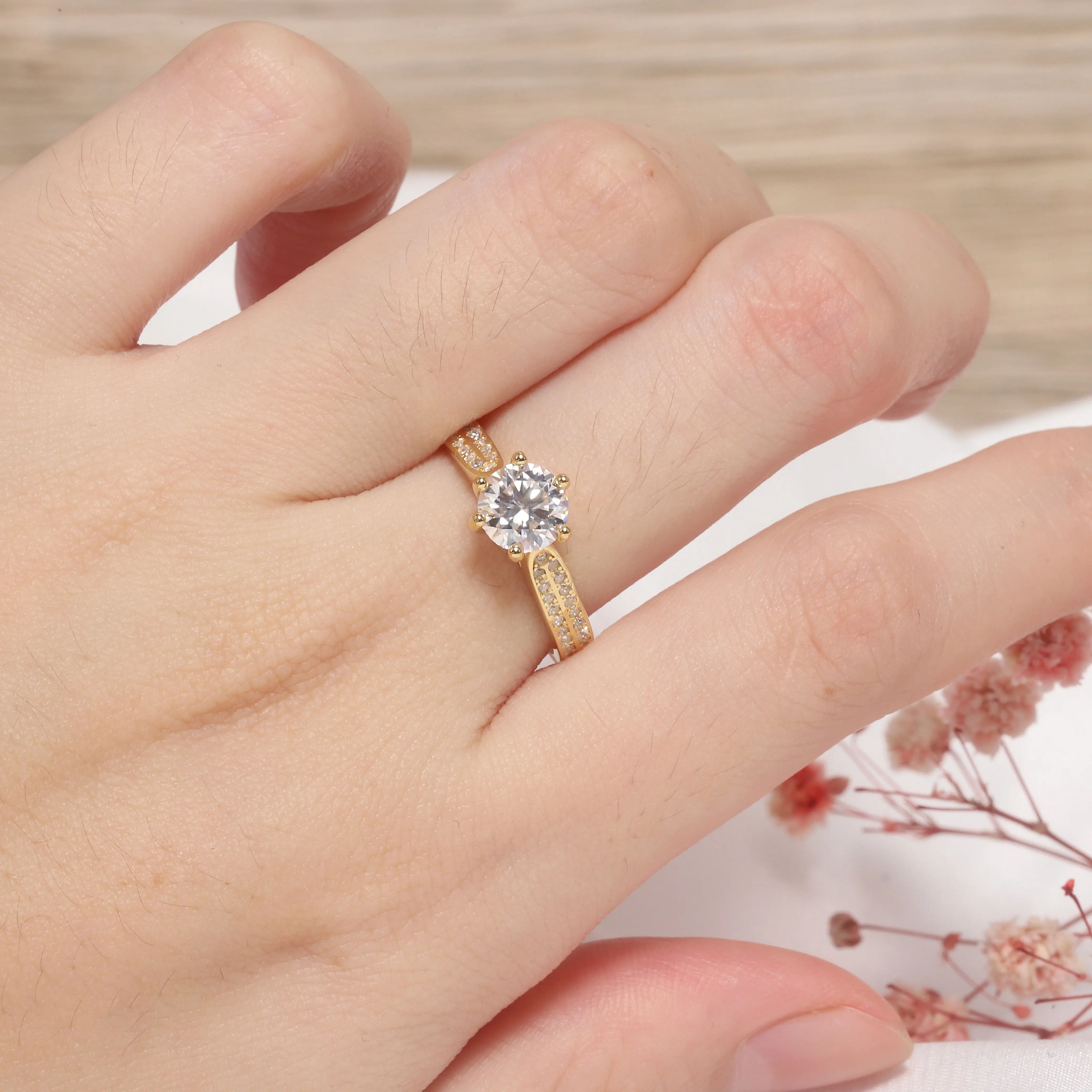 M06A Abiding Gra Certified 925 Sterling Silver Gold Plated Micromounting Moissanite Diamond Rings for Wedding