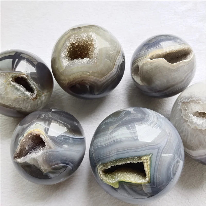 Wholesale Natural Mixed Size Open Smile Amethyst Ball Small Crystal Agate Geode for Feng Shui