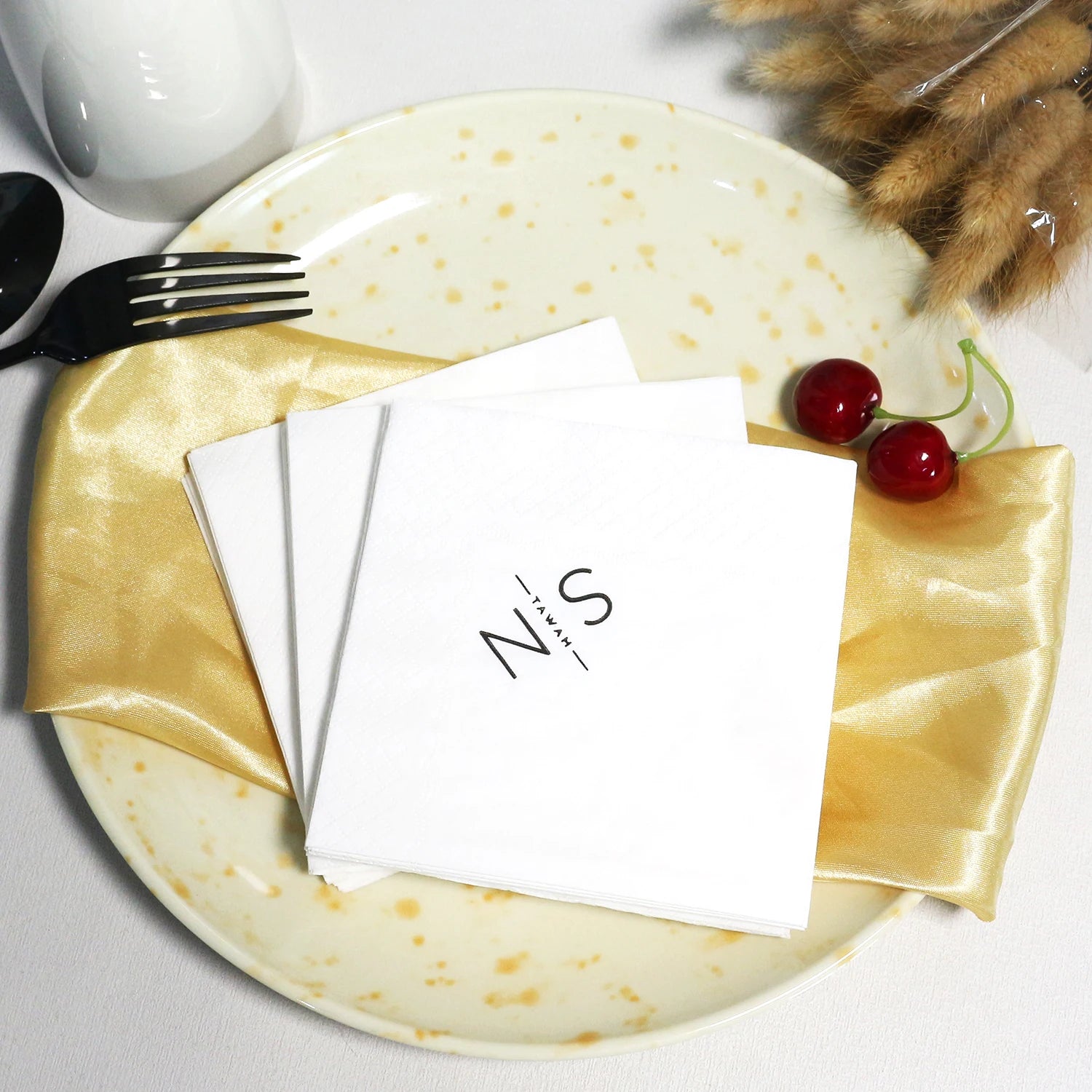Wholesale Custom Napkin Paper with Initials Logo Printed for Wedding Banquet Cafe Restaurant Hotel.