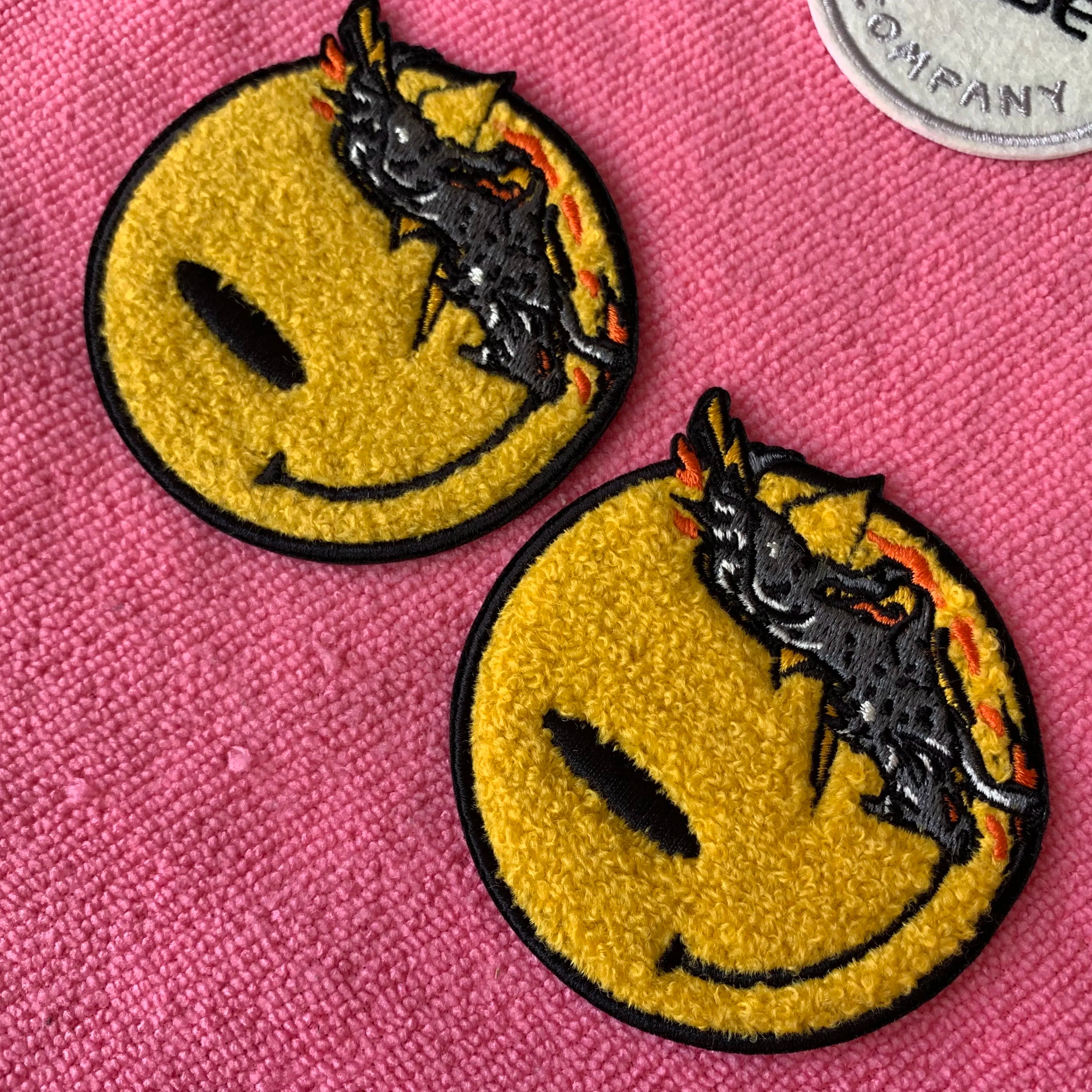 Smile Face Design Iron on Felt Towel Chenille Patchlovely 3D Embossed Embroidery Chenille Badge for Clothing