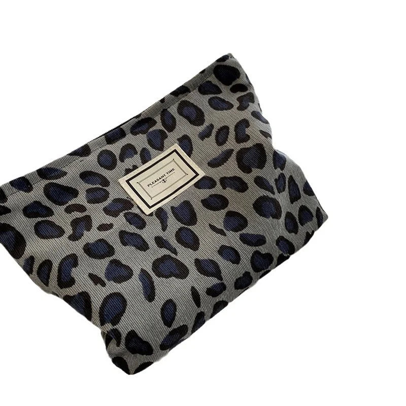 Vintage Leopard Print Cosmetic Storage Bag Zipper Closure Foldable for Toiletry Pouch Fashionable Lipstick Change Purse for
