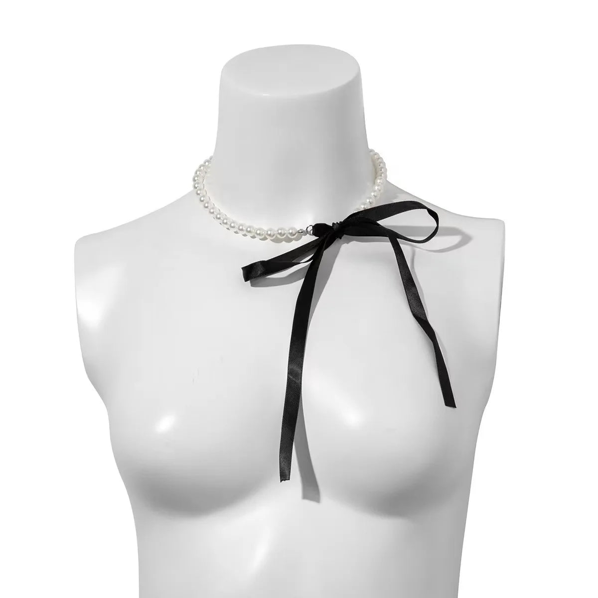 Hot Selling Women's French Velvet Necklace with Artificial Pearl Bow Vintage Style Beads Collarbone Chain for Party Occasions