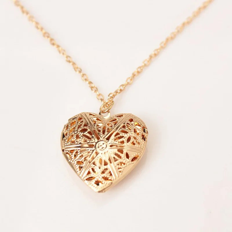 DAIHE Fashion Gold Plated Heart Hollow Out Necklaces Locket Pendant Necklace Photo Locket Necklace