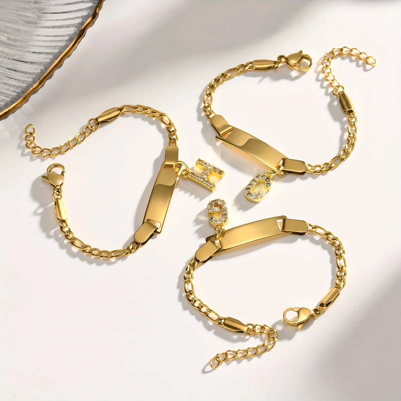 Qiuhan Zircon Letter Children's Baby Bracelet Stainless Steel Gold Engraved Custom Name Bracelet