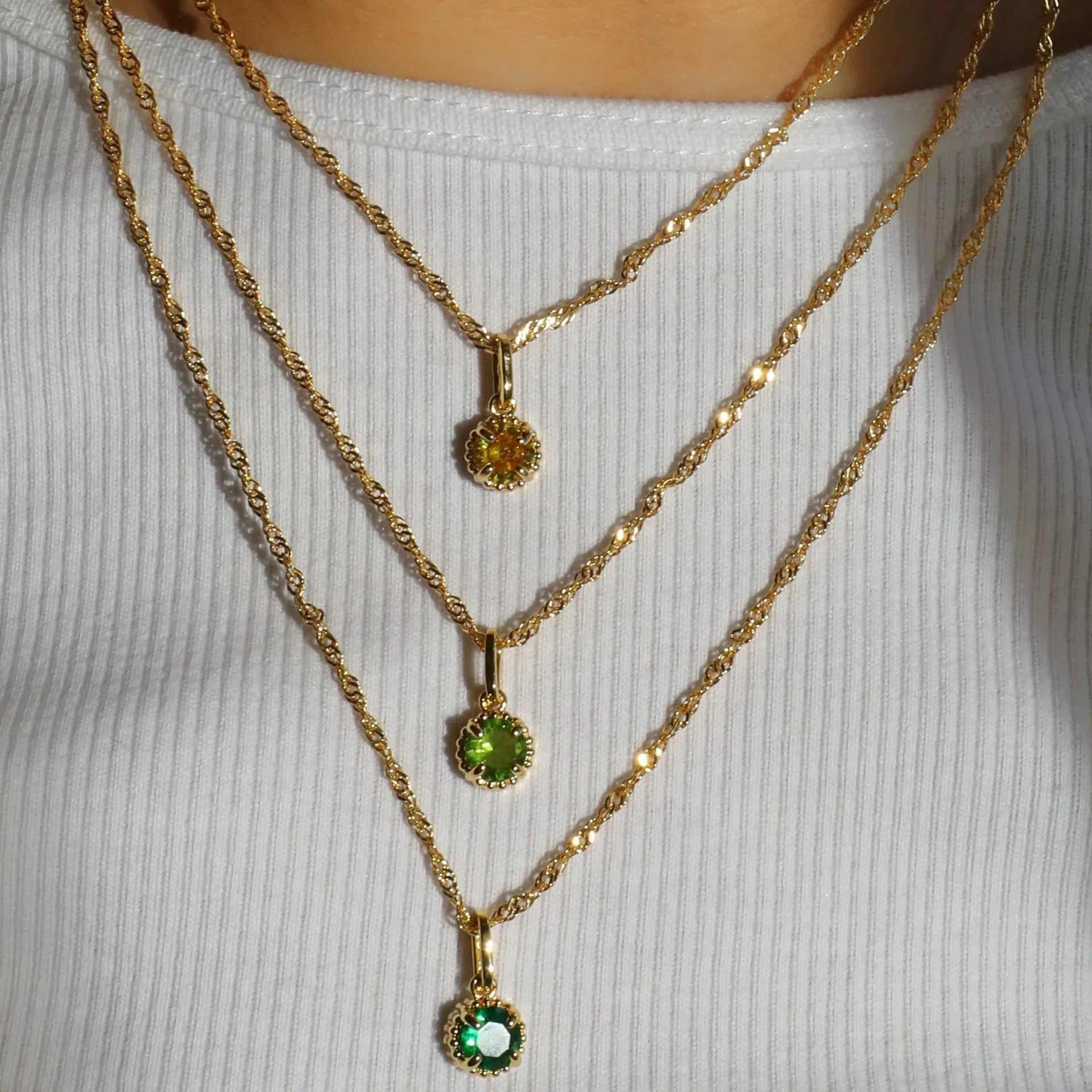 Female December Birthstone Necklace with 18-Inch Stainless Steel Link Chain Furnace Vacuum Plating Gift for Women