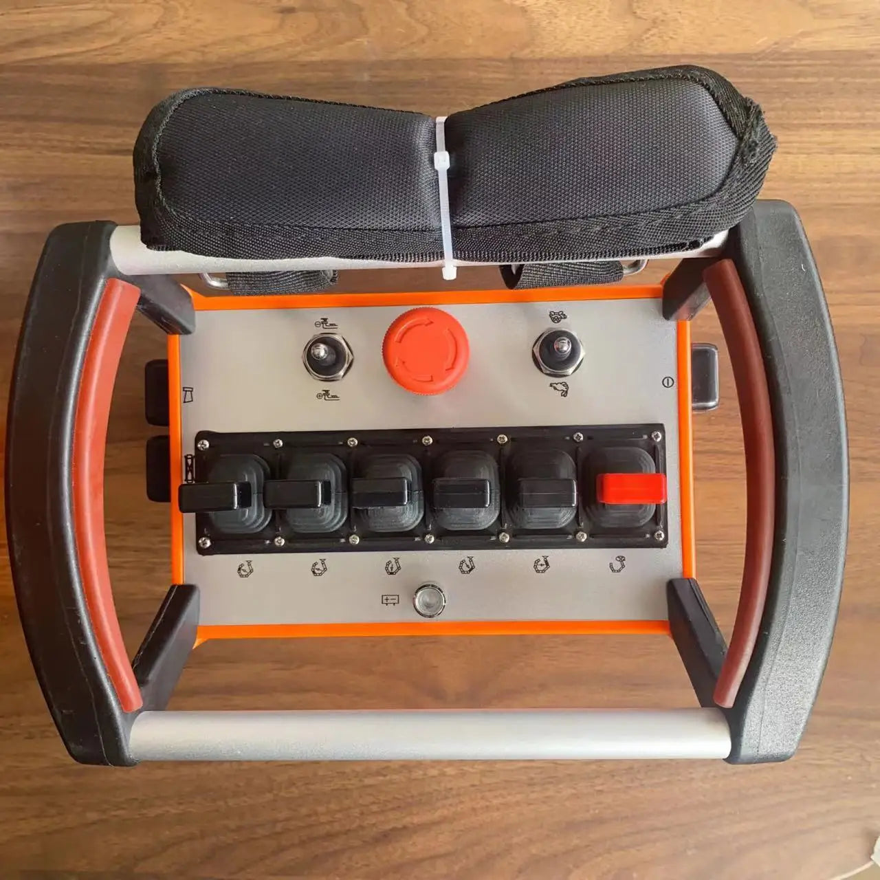 YANTAI BAICAI 12V 24V 5 Channel 4 Joysticks Ways Movements Wireless Remote Control Crane 4 Ways