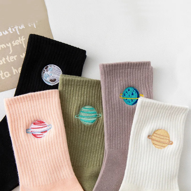 Custom Logo Design Embroidered Planet Ins Fashion Knitted Street Cotton Fashion Sports Socks Unisex