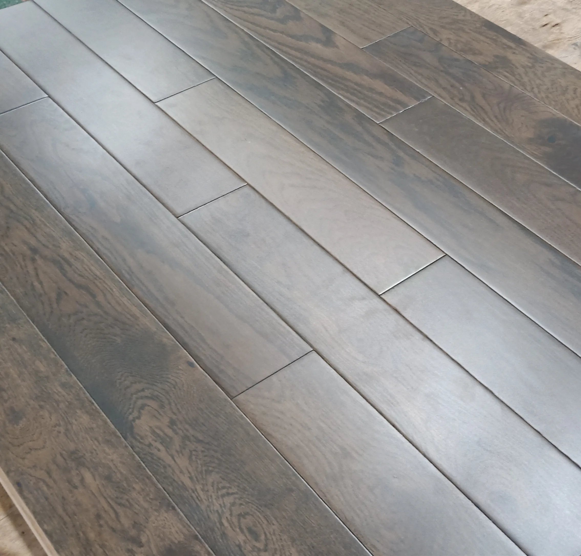 Hot Sale Canada Jaenmaken MKNO.2758 Modern 3/4" Solid Dark Oak Flooring ABC Surface Grading Eco-Friendly for Certified 25-Year