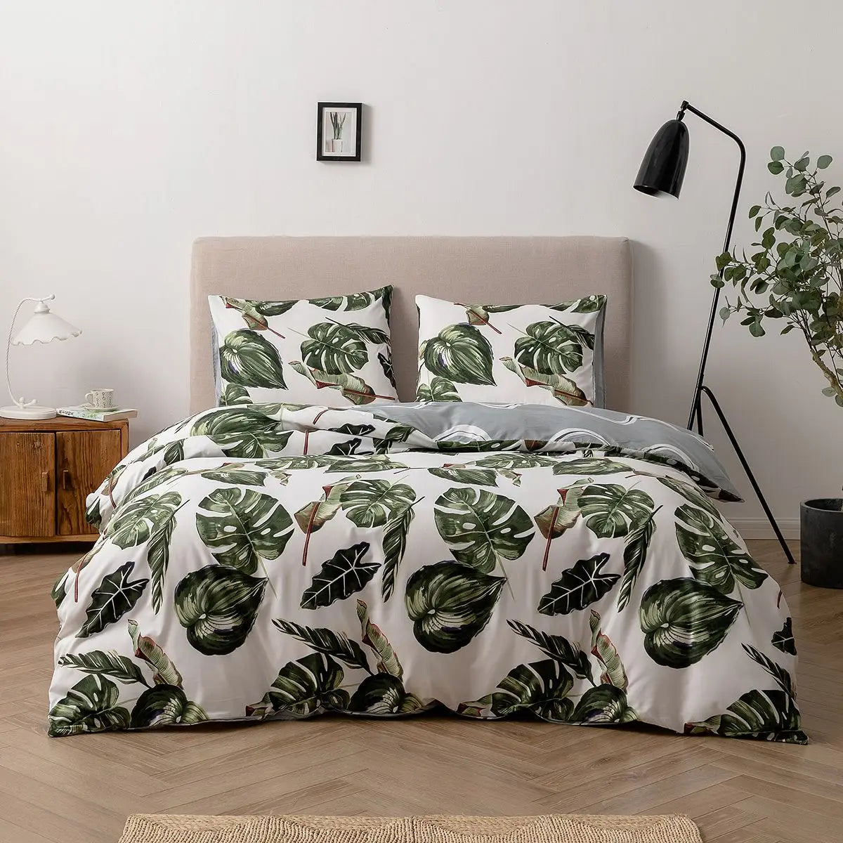 Wholesale OEKO-TEX Certified 100% Polyester Woven 200TC Customizable Bed Sheets & Covers Set Plain Dyed Soft Hotel Use