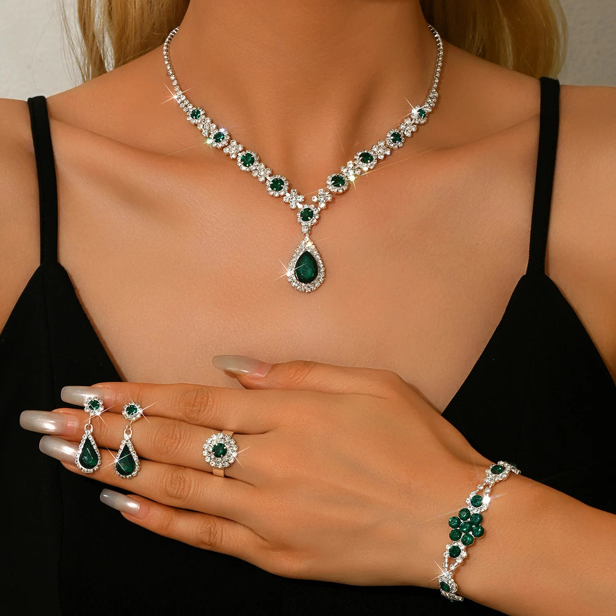 5-Piece Ladies' Fashionable Water Droplet Necklace Jewelry Set Filled with Rhinestones