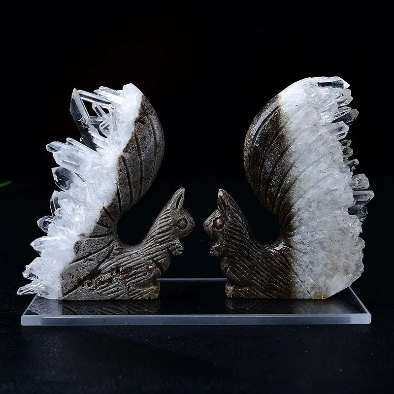 Natural White Crystal Cluster Squirrel Figurine Chrysanthemum Rough Stone Carved Mineral Logo for Home Living Room Decoration